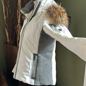 Beautiful Fera winter coat with real fur trim. Women’s size 10.
